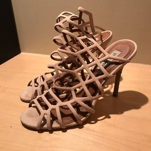 Steve Madden heals